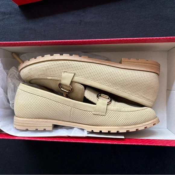 Kelly and Katie Tan Loafers size 6 - Picture 8 of 9